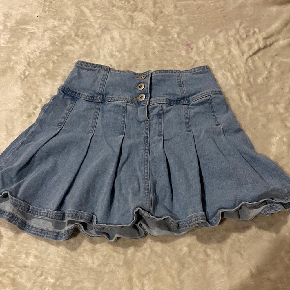 xs no boundaries pleated skirt!